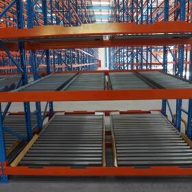 Heavy duty racking system supplier UAE by Souk Stores